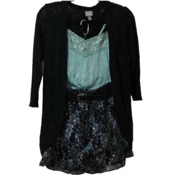 Vanity Lace Mini skirt size small - Picture 1 of 9